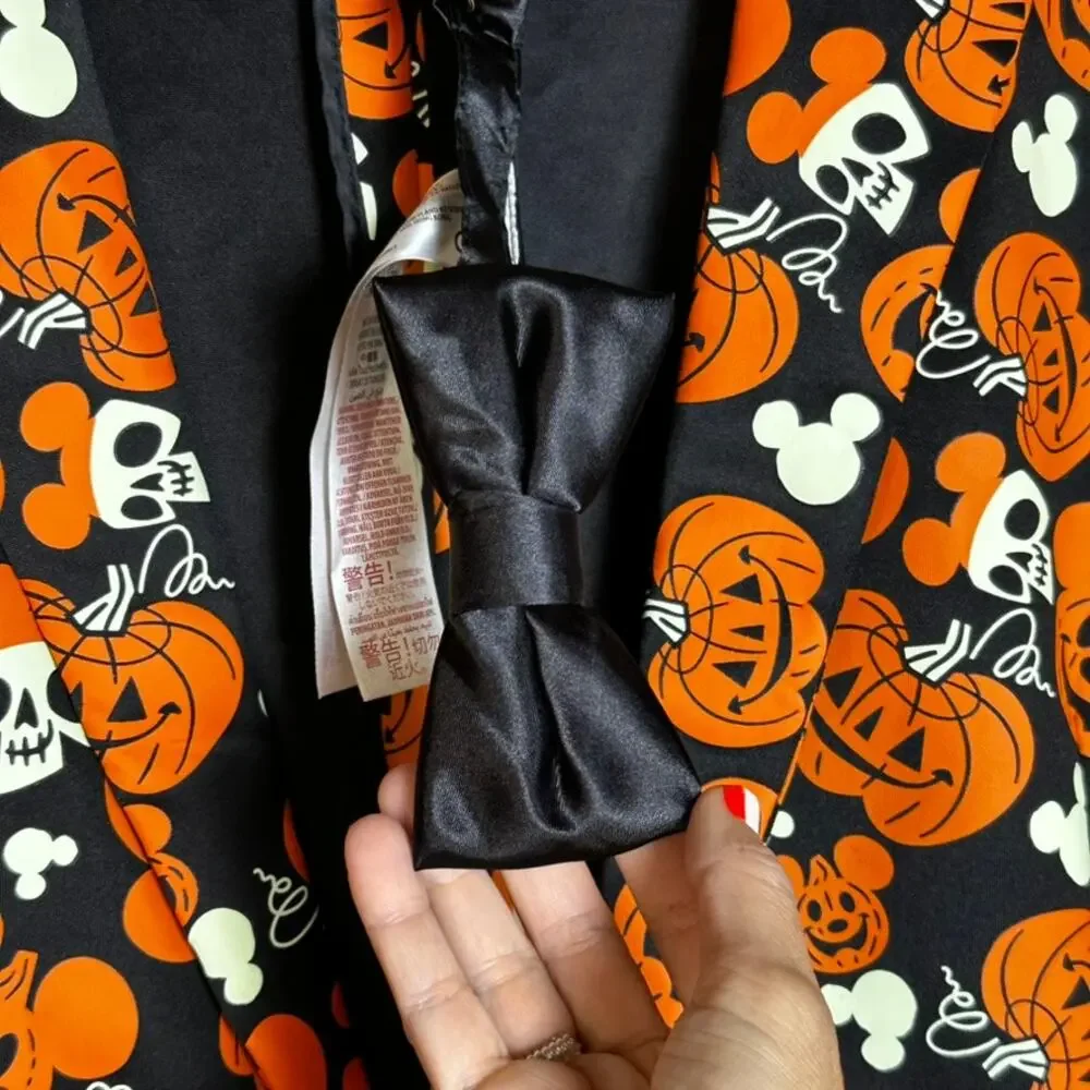 Disney NWOT Men's L/XL Halloween Glow in the Dark Blazer Pumpkin Design Bow Tie